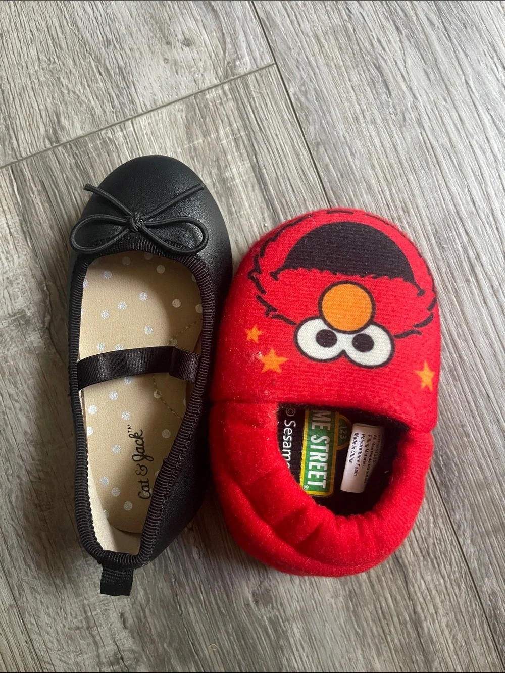 Kids Red Elmo Slip-On Slippers (XS-4)